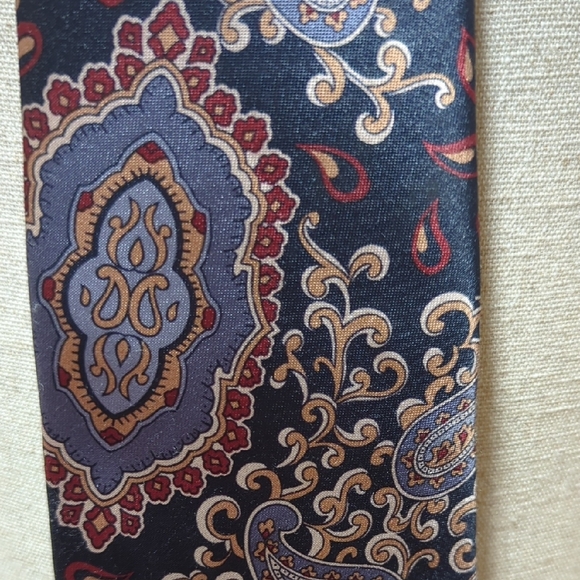 Ketch Paisley Neck Tie Elegant Moody Grey Silver Cream Crimson Chic Polyester - Picture 4 of 13